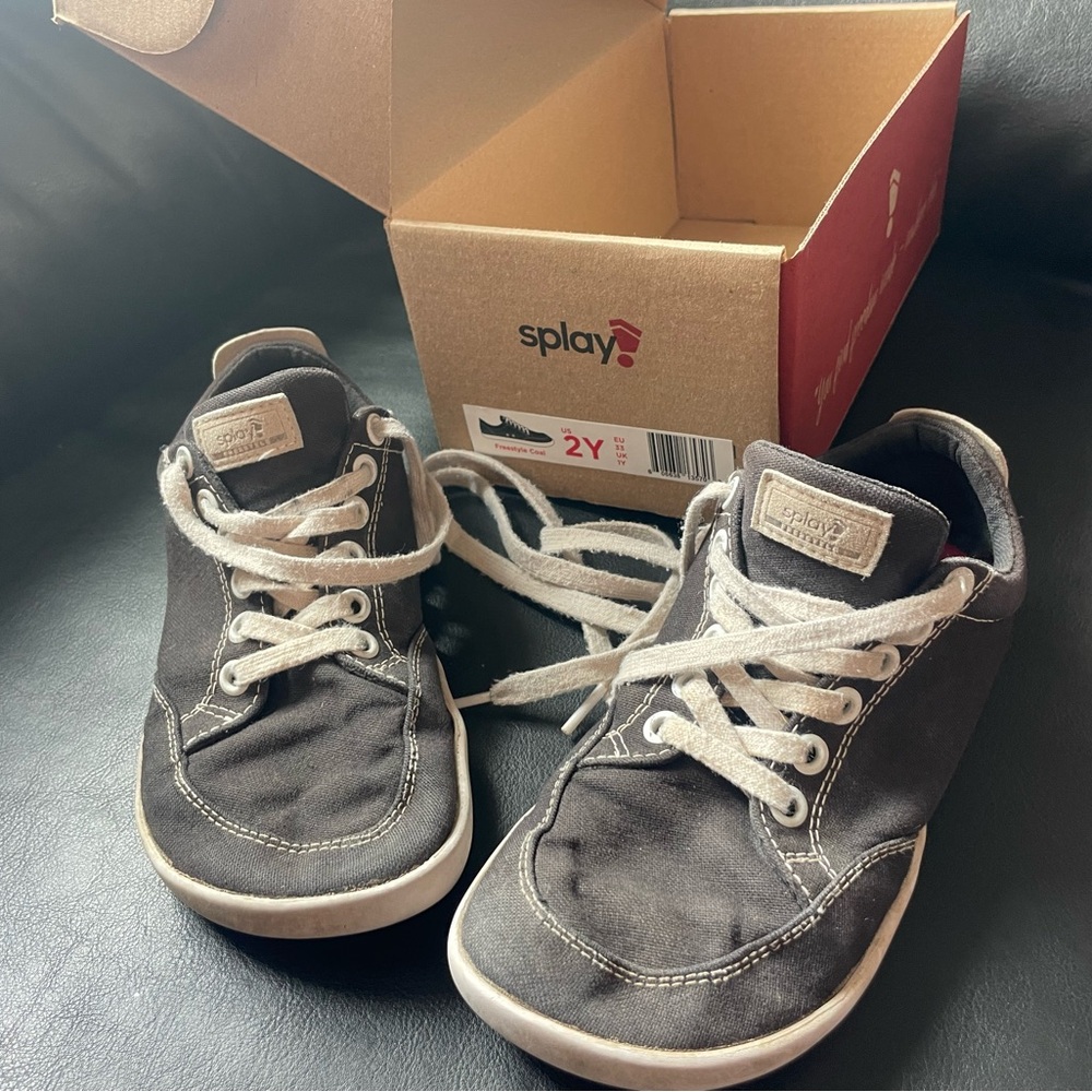 Splay freestyle coal barefoot shoes 2y